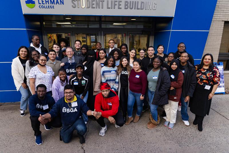 Comptroller Visit with Students Posing Group