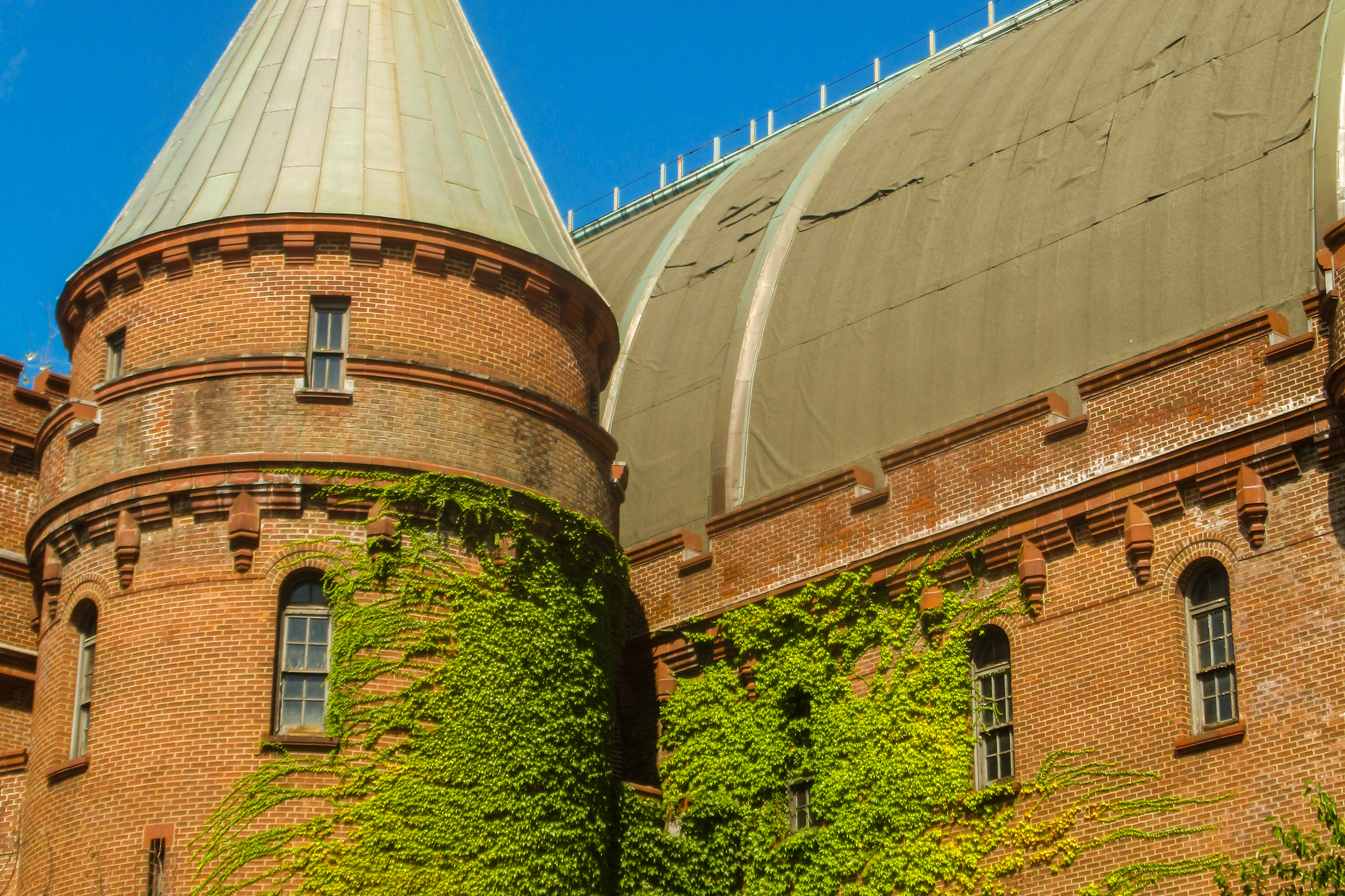 Margaret Ibasco shared a photo of our majestic neighbor, the Kingsbridge Armory.